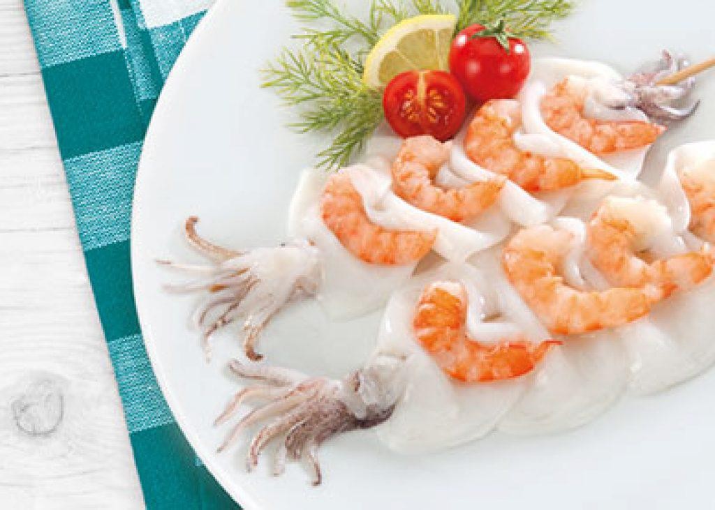 SPIEDINI DI CALAMARO E GAMBERI 